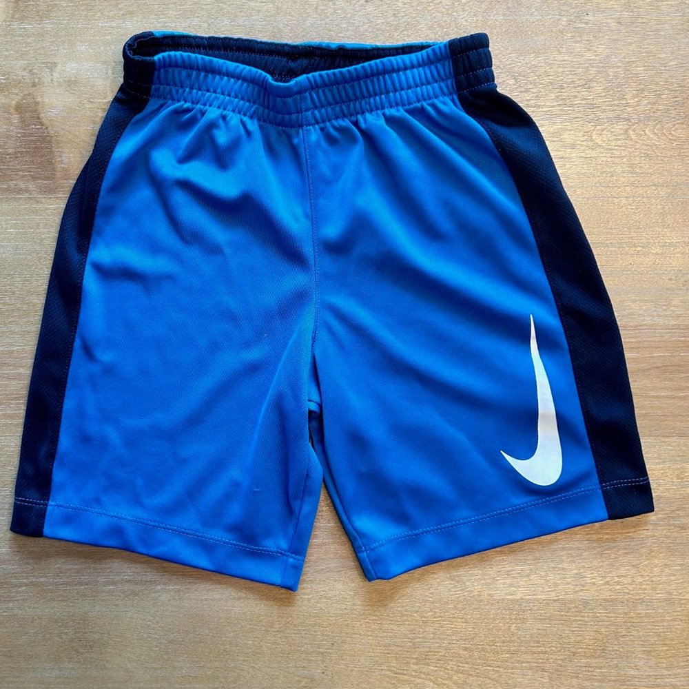 Nike Swoosh Boys Blue Athletic Shorts Size 6-7YRS